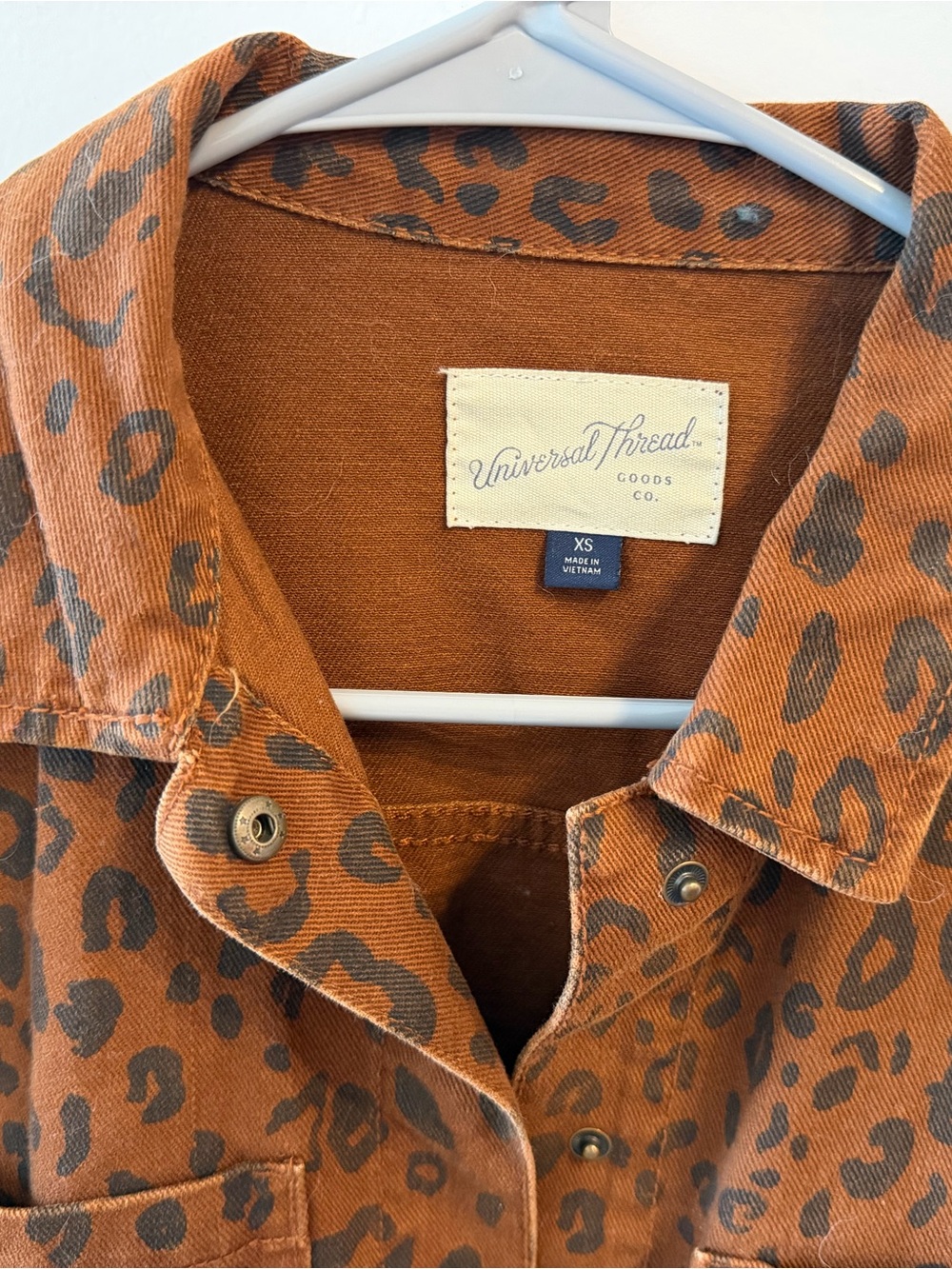 Universal Thread Leopard-Print Jean Jacket in Rust - Picture 2 of 4